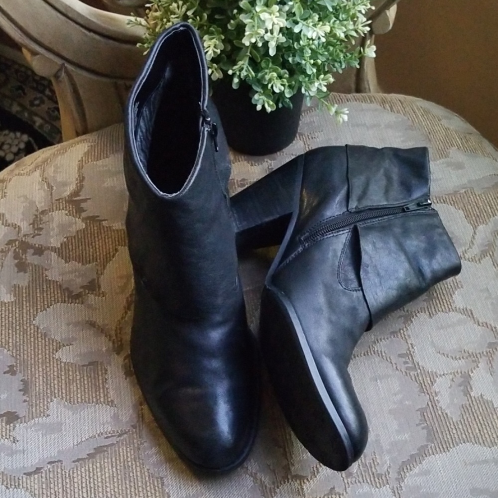 Gabriella Rocha leather booties
